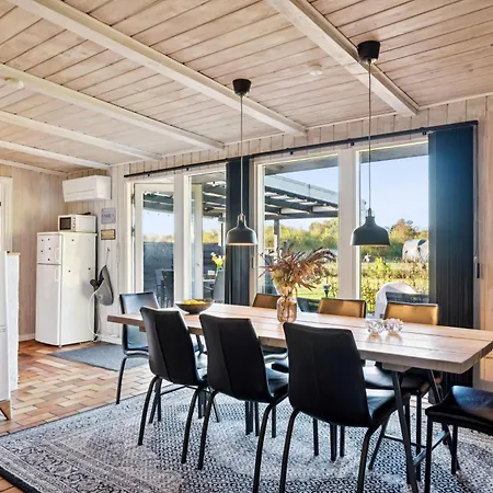 Spacious Activity On A Private Plot Ideal For Families And Friends *