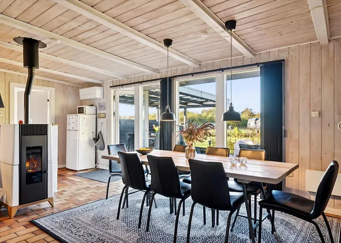 Spacious Activity On A Private Plot Ideal For Families And Friends *
